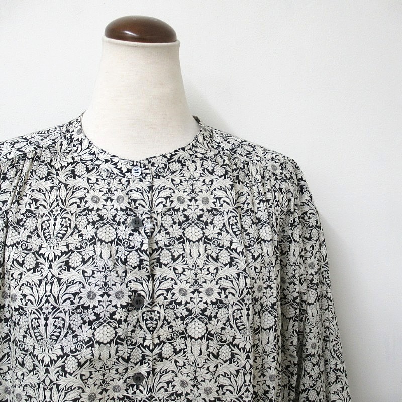 amherst  LIBERTYゴム入りカフスギャザーブラウス /BK3 【日本製】